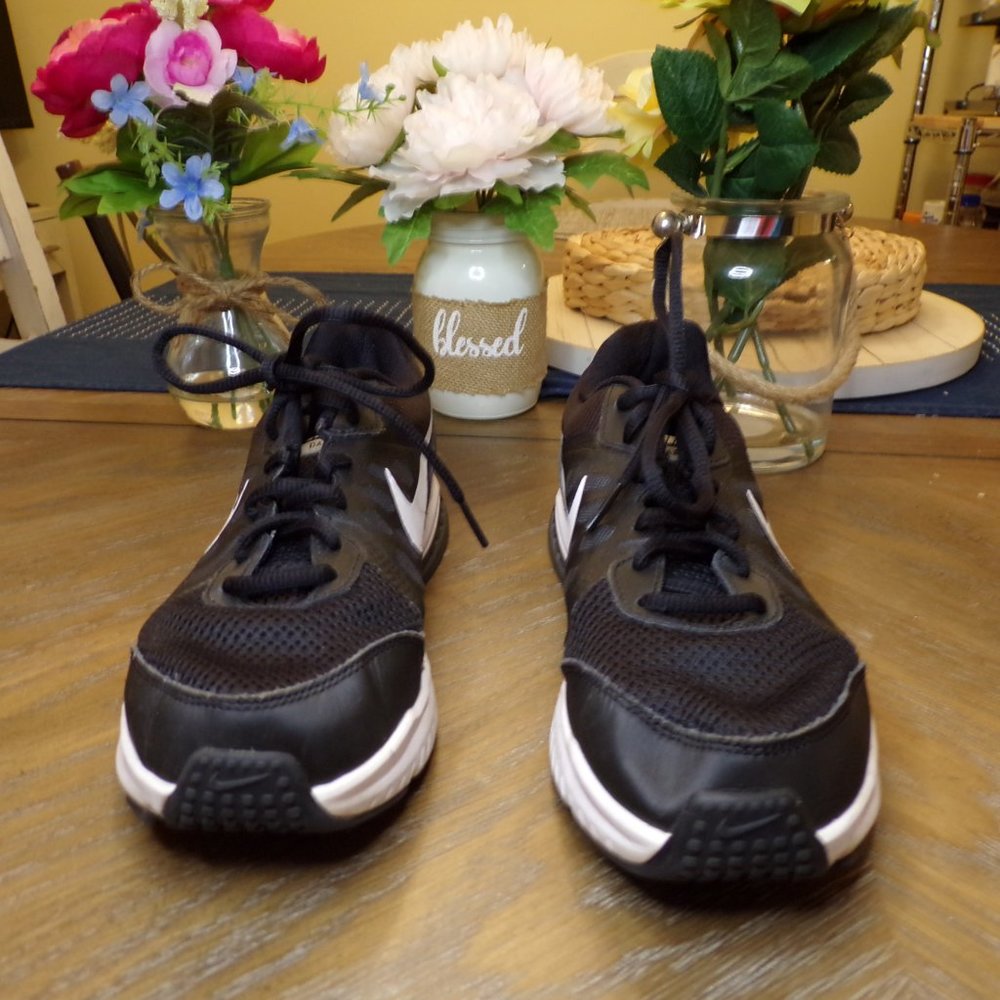 Nike Dart XI Shoes Womens Training Running Sneakers Size 7.5 Black USED - Picture 4 of 6